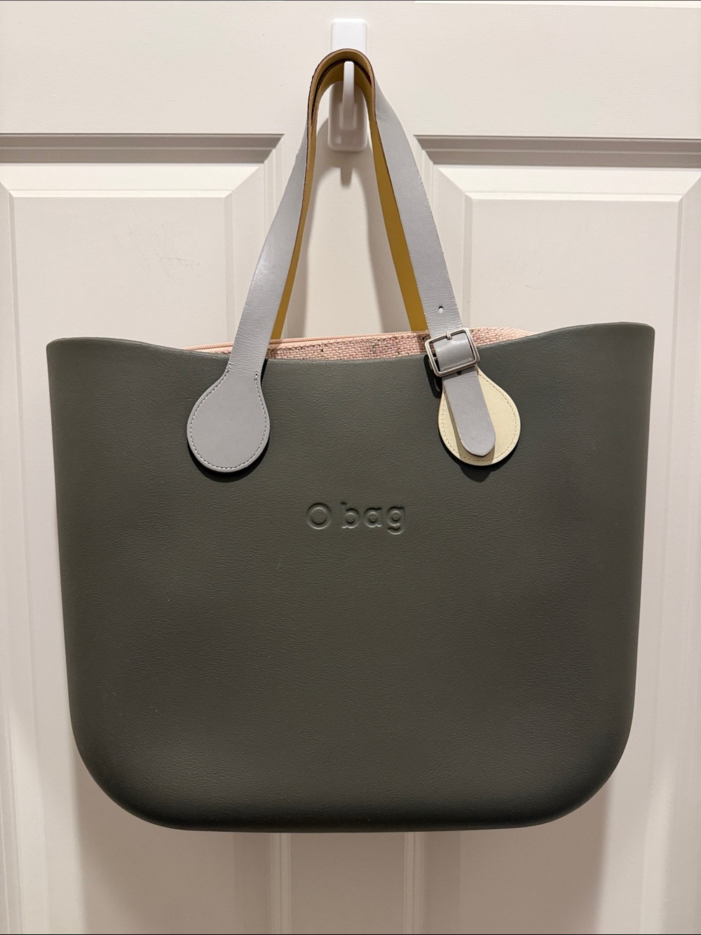 O Bag Classic Tote NWOT Grey/Pink. Made in Italy